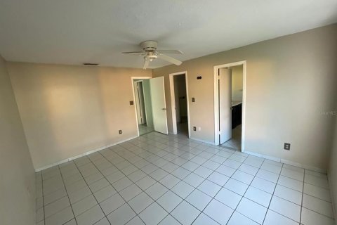 House in Orlando, Florida 3 bedrooms, 130.53 sq.m. № 2212724 - photo 23