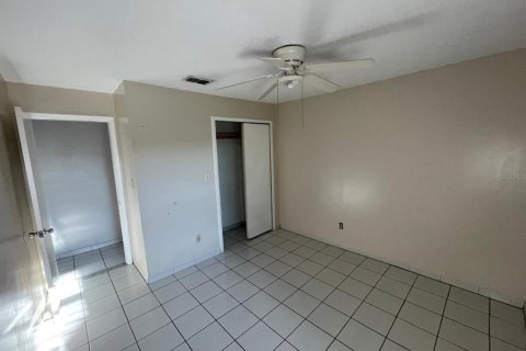 House in Orlando, Florida 3 bedrooms, 130.53 sq.m. № 2212724 - photo 13
