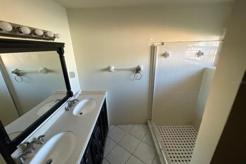 House in Orlando, Florida 3 bedrooms, 130.53 sq.m. № 2212724 - photo 19