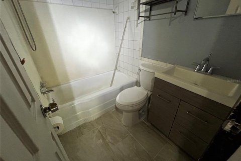 Casa en alquiler en Tampa, Florida, 2 dormitorios, 74.32 m2 № 2167788 - foto 10