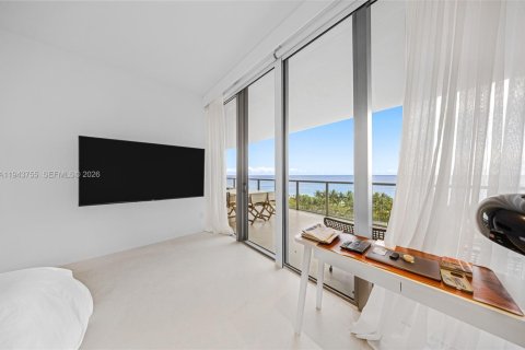 Condo in Bal Harbour, Florida, 4 bedrooms № 2003358 - photo 22