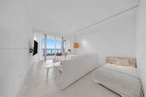 Condo in Bal Harbour, Florida, 4 bedrooms № 2003358 - photo 14