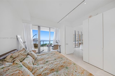 Condo in Bal Harbour, Florida, 4 bedrooms № 2003358 - photo 30