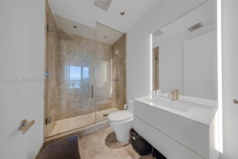 Condo in Bal Harbour, Florida, 4 bedrooms № 2003358 - photo 28