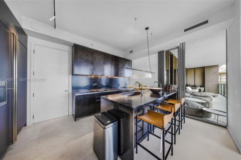 Condo in Bal Harbour, Florida, 4 bedrooms № 2003358 - photo 27