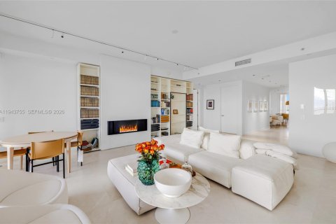 Condo in Bal Harbour, Florida, 4 bedrooms № 2003358 - photo 3