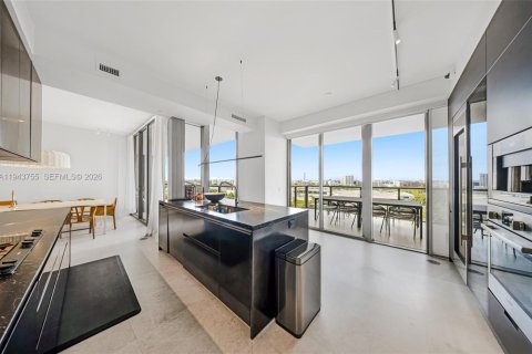 Condo in Bal Harbour, Florida, 4 bedrooms № 2003358 - photo 7