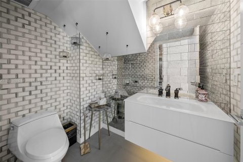 Casa en venta en South Miami, Florida, 6 dormitorios, 431.62 m2 № 1855386 - foto 22
