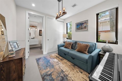 Casa en venta en South Miami, Florida, 6 dormitorios, 431.62 m2 № 1855386 - foto 17