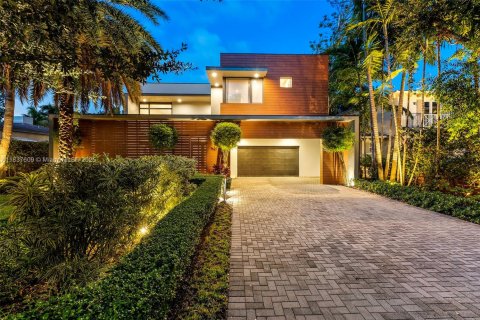 Casa en venta en South Miami, Florida, 6 dormitorios, 431.62 m2 № 1855386 - foto 1