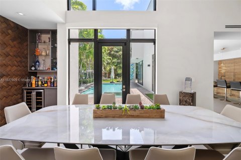 Casa en venta en South Miami, Florida, 6 dormitorios, 431.62 m2 № 1855386 - foto 9