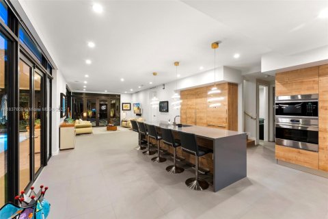 Casa en venta en South Miami, Florida, 6 dormitorios, 431.62 m2 № 1855386 - foto 10