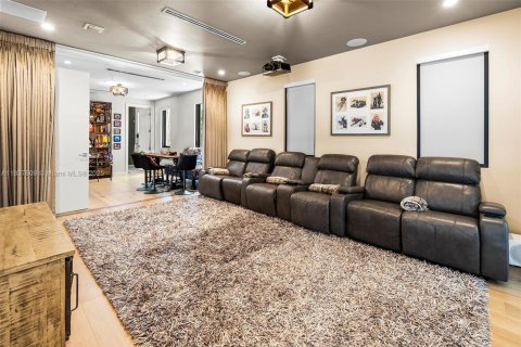 Casa en venta en South Miami, Florida, 6 dormitorios, 431.62 m2 № 1855386 - foto 30