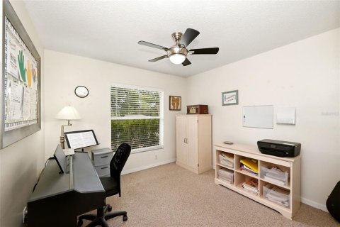 House in Clermont, Florida 3 bedrooms, 114.83 sq.m. № 2196364 - photo 16