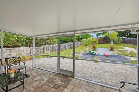 House in Clermont, Florida 3 bedrooms, 114.83 sq.m. № 2196364 - photo 17