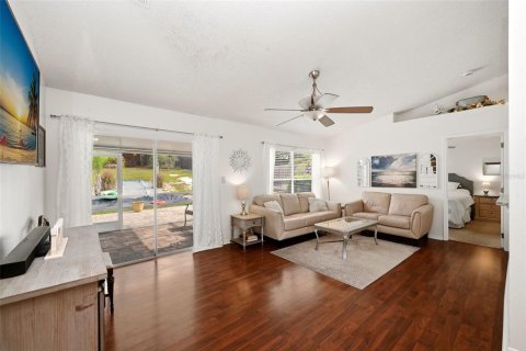House in Clermont, Florida 3 bedrooms, 114.83 sq.m. № 2196364 - photo 6