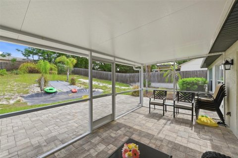 House in Clermont, Florida 3 bedrooms, 114.83 sq.m. № 2196364 - photo 18