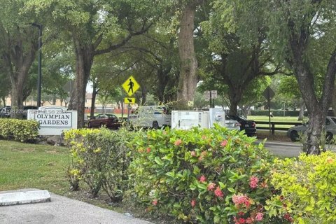 Adosado en alquiler en Miami, Florida, 3 dormitorios, 137.87 m2 № 1968588 - foto 19