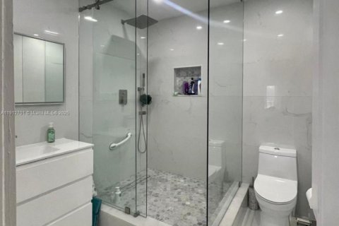 Adosado en alquiler en Miami, Florida, 3 dormitorios, 137.87 m2 № 1968588 - foto 13