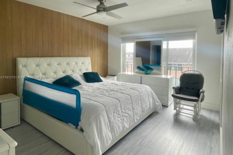 Adosado en alquiler en Miami, Florida, 3 dormitorios, 137.87 m2 № 1968588 - foto 12