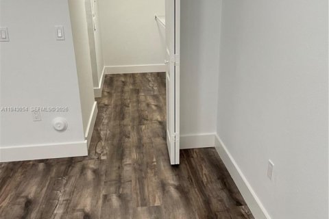 Copropriété à louer à Fort Lauderdale, Floride: 1 chambre, 71.91 m2 № 1999407 - photo 2