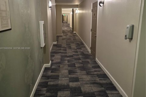 Copropriété à louer à Fort Lauderdale, Floride: 1 chambre, 71.91 m2 № 1999407 - photo 17