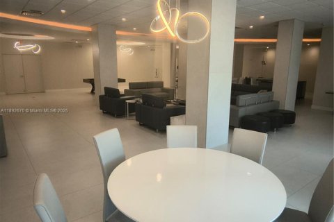 Copropriété à louer à Hollywood, Floride: 1 chambre, 75.81 m2 № 1946401 - photo 21