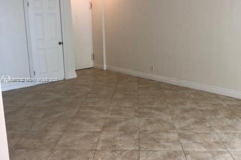 Copropriété à louer à Hollywood, Floride: 1 chambre, 75.81 m2 № 1946401 - photo 6