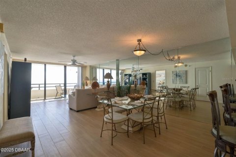 Condo in Daytona Beach, Florida, 2 bedrooms  № 1722413 - photo 8