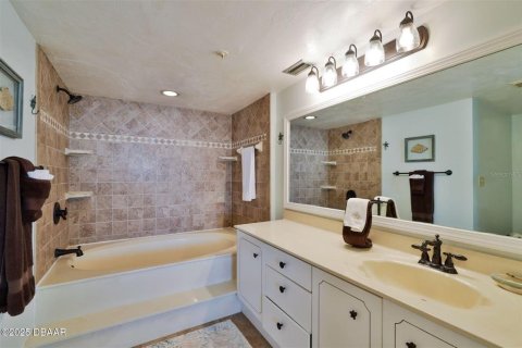 Condo in Daytona Beach, Florida, 2 bedrooms  № 1722413 - photo 13