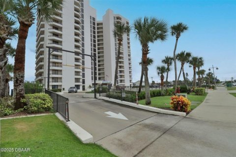 Condo in Daytona Beach, Florida, 2 bedrooms  № 1722413 - photo 18
