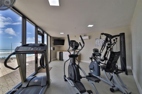 Condo in Daytona Beach, Florida, 2 bedrooms  № 1722413 - photo 20