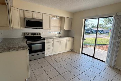Apartment in New Port Richey, Florida 2 bedrooms, 74.32 sq.m. № 1757479 - photo 5