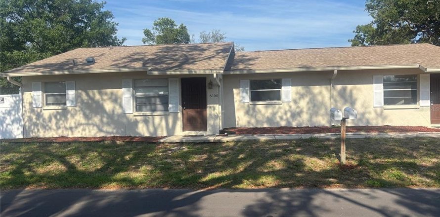 Apartment in New Port Richey, Florida 2 bedrooms, 74.32 sq.m. № 1757479