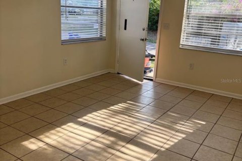 Apartment in New Port Richey, Florida 2 bedrooms, 74.32 sq.m. № 1757479 - photo 2