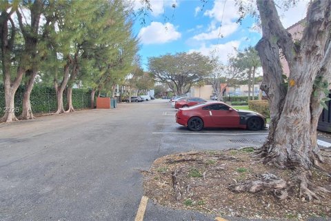 Condo in Kendall, Florida, 1 bedroom  № 2041435 - photo 11