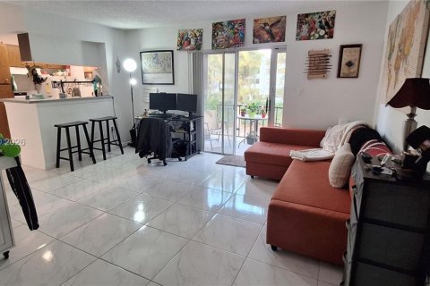 Condo in Kendall, Florida, 1 bedroom  № 2041435 - photo 5