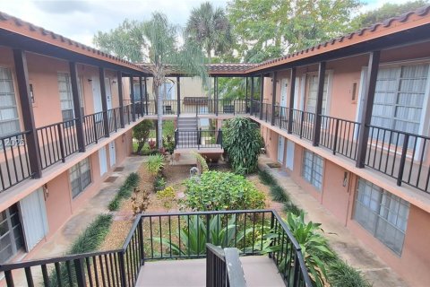 Condo in Kendall, Florida, 1 bedroom  № 2041435 - photo 2