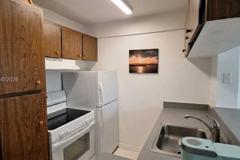 Condo in Kendall, Florida, 1 bedroom  № 2041435 - photo 16