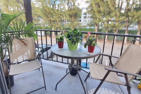 Condo in Kendall, Florida, 1 bedroom  № 2041435 - photo 9