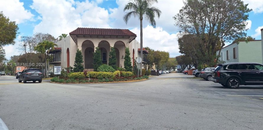 Condo in Kendall, Florida, 1 bedroom  № 2041435