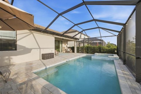 House in LORRAINE LAKES in Lakewood Ranch, Florida 4 bedrooms, 188.31 sq.m. № 2200459 - photo 29