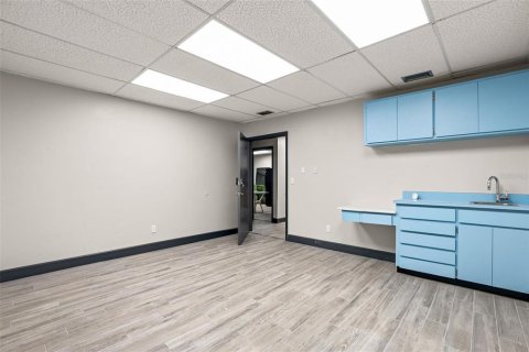 Propiedad comercial en venta en Eustis, Florida, 433.39 m2 № 2221028 - foto 22