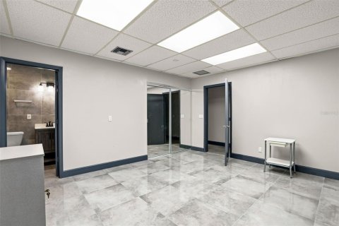 Propiedad comercial en venta en Eustis, Florida, 433.39 m2 № 2221028 - foto 24