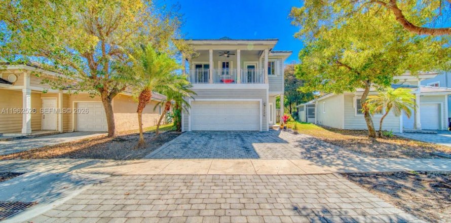 Casa en Homestead, Florida 4 dormitorios, 163.69 m2 № 2027190