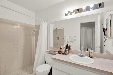 Casa en venta en Temple Terrace, Florida, 3 dormitorios, 114.83 m2 № 2210730 - foto 6