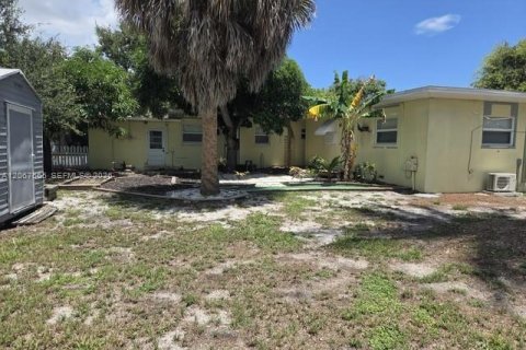 Villa ou maison à louer à Stuart, Floride: 4 chambres, 139.35 m2 № 2293165 - photo 5