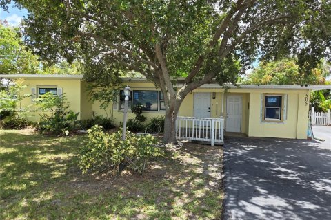 Villa ou maison à Stuart, Floride 4 chambres, 139.35 m2 № 2293165