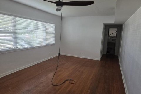 Villa ou maison à louer à Stuart, Floride: 4 chambres, 139.35 m2 № 2293165 - photo 7