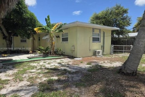 Villa ou maison à louer à Stuart, Floride: 4 chambres, 139.35 m2 № 2293165 - photo 15